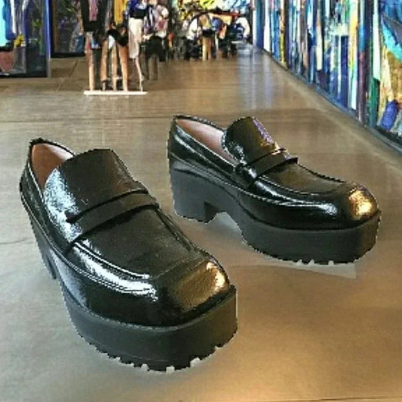 Academia 9 Preppy Black Patent Chunky Platform Lugsole Loafers - Picture 3 of 6